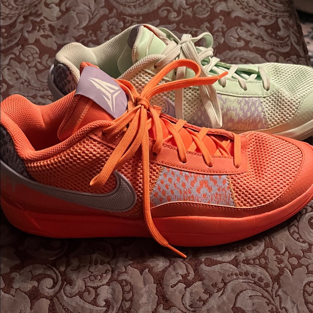 Nike mismatched Basketball sneakers Orange and Mint